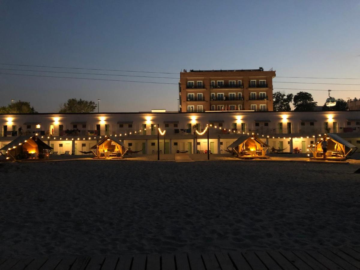 Hostel Cazino Nord Rooms Мамая Екстериор снимка