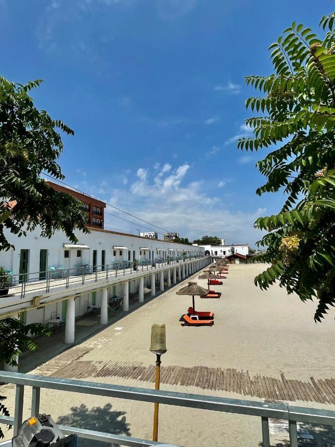 Hostel Cazino Nord Rooms Мамая Екстериор снимка