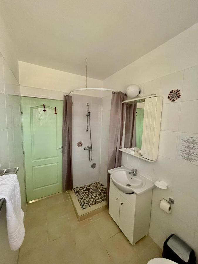 Hostel Cazino Nord Rooms Мамая Екстериор снимка