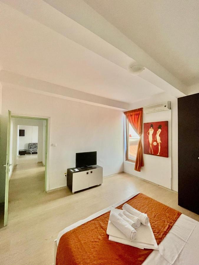 Hostel Cazino Nord Rooms Мамая Екстериор снимка