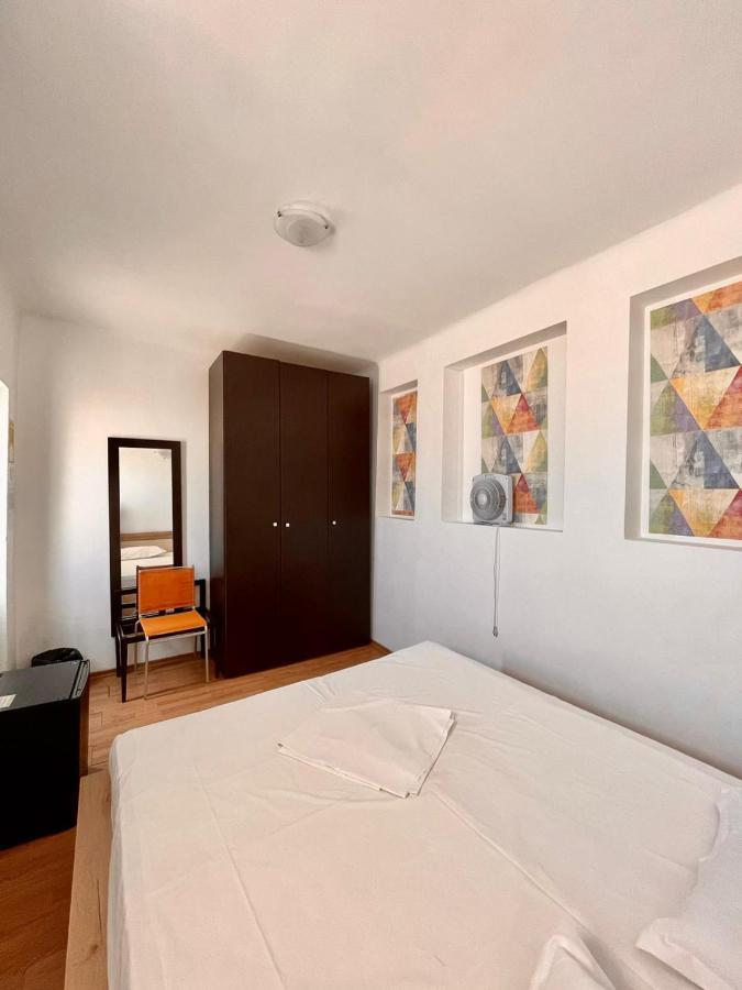 Hostel Cazino Nord Rooms Мамая Екстериор снимка