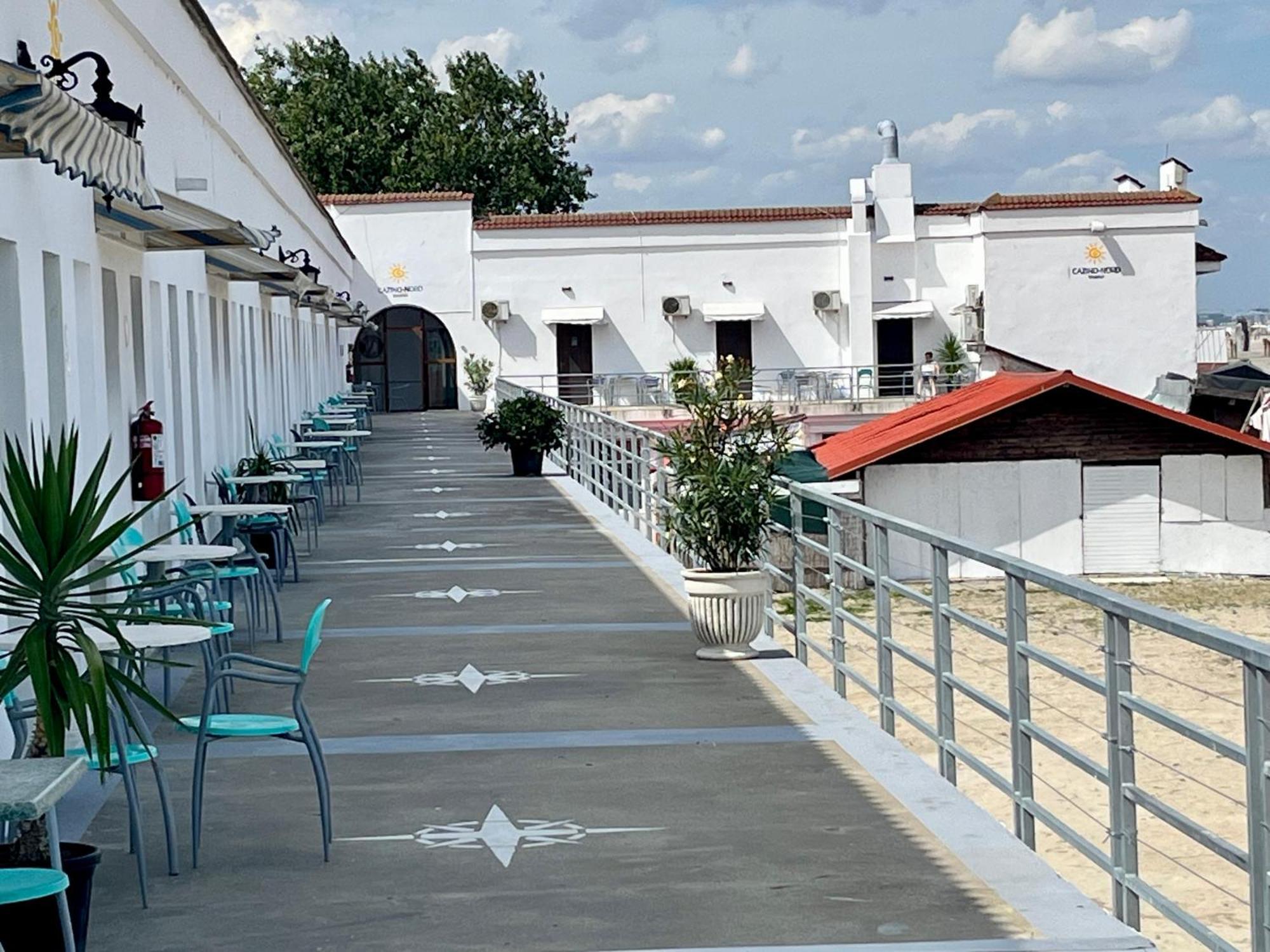 Hostel Cazino Nord Rooms Мамая Екстериор снимка