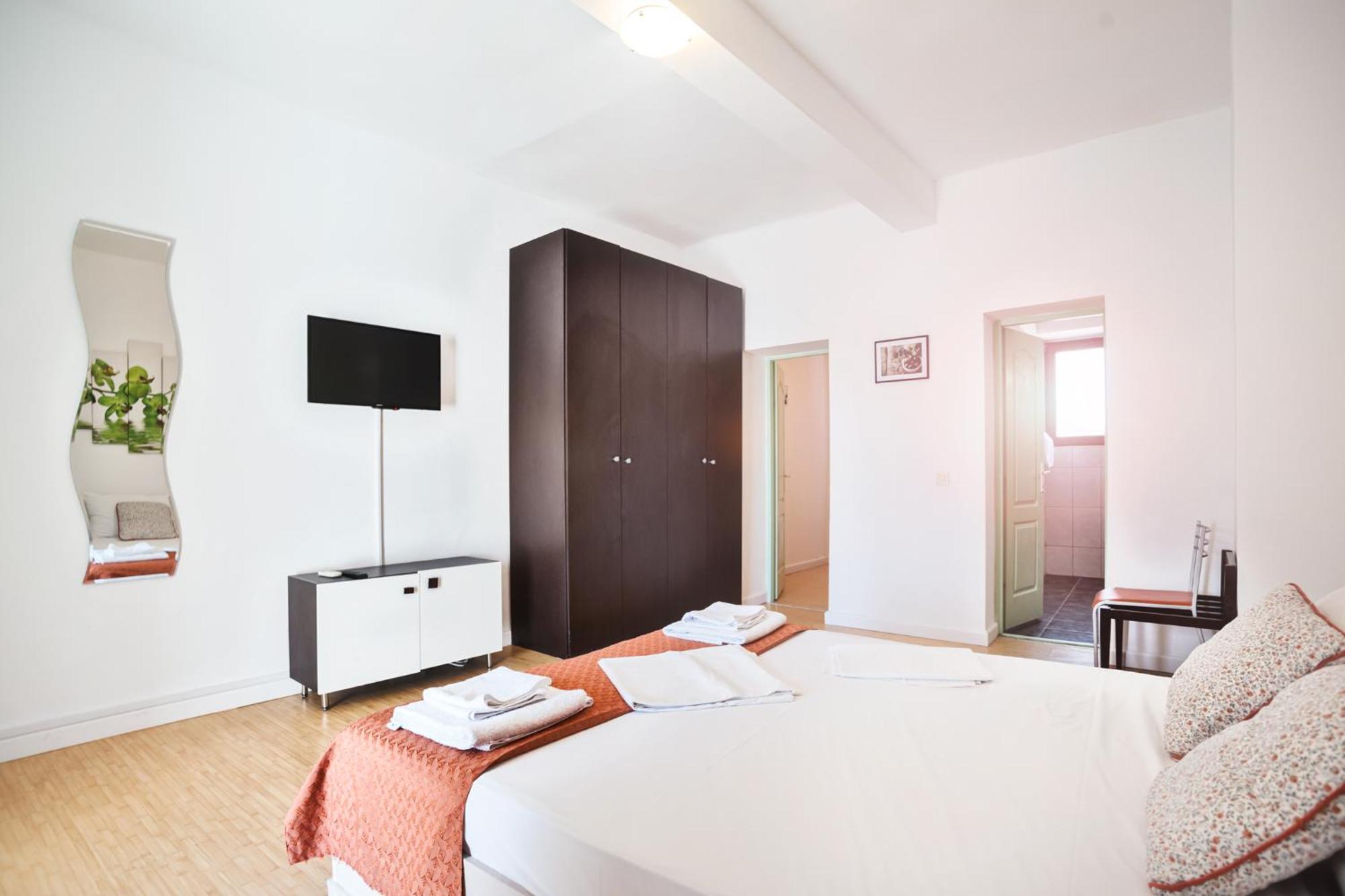 Hostel Cazino Nord Rooms Мамая Екстериор снимка