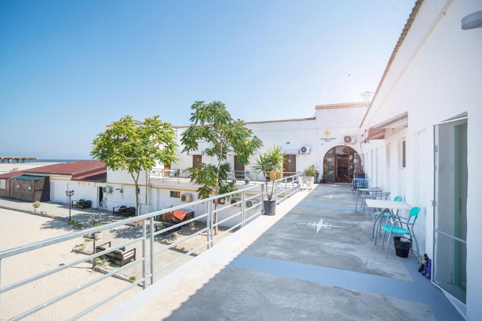 Hostel Cazino Nord Rooms Мамая Екстериор снимка