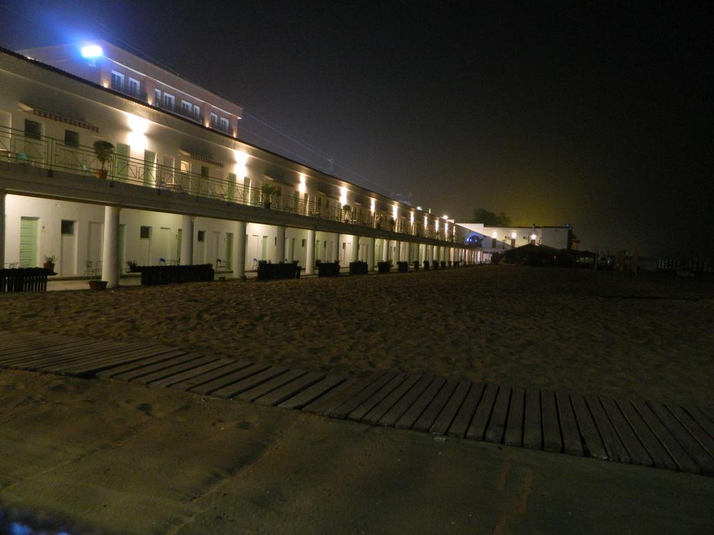 Hostel Cazino Nord Rooms Мамая Екстериор снимка
